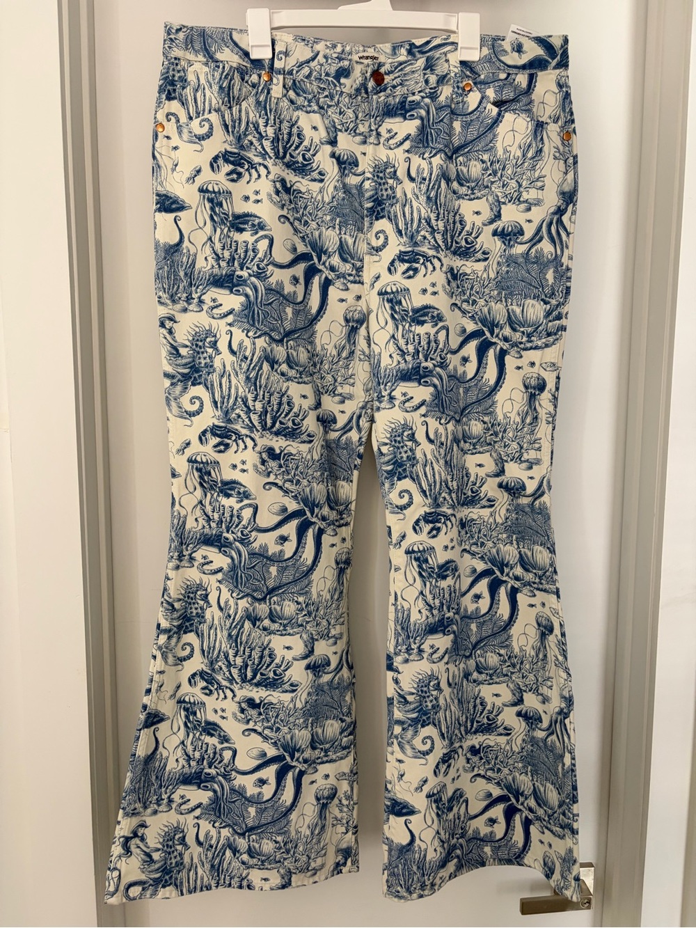Wrangler Coastal Cowgirl Flare Jeans
(PART OF A SET BOTH FOR SALE)